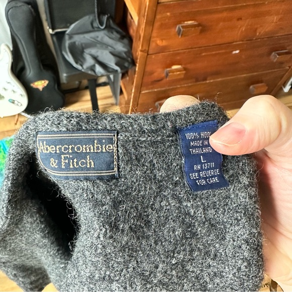 Abercrombie & Fitch gray cardigan with silver buttons🩶 - Picture 4 of 5
